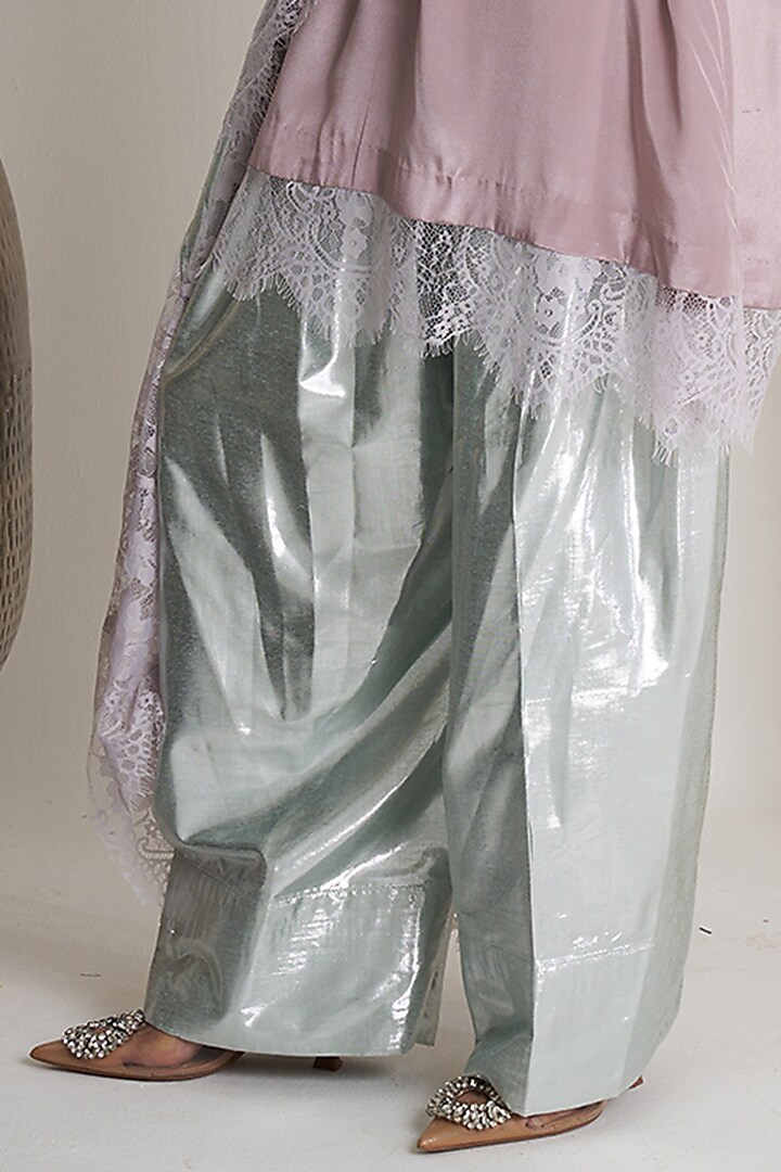 Mauve Rasgulla Crepe Mirror Work Short Kurta Set by Siyona By Ankurita at Pernia's Pop Up Shop