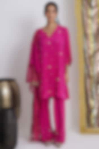Pink Rasgulla Crepe Crystal Embroidered Kurta Set by Siyona By Ankurita at Pernia's Pop Up Shop