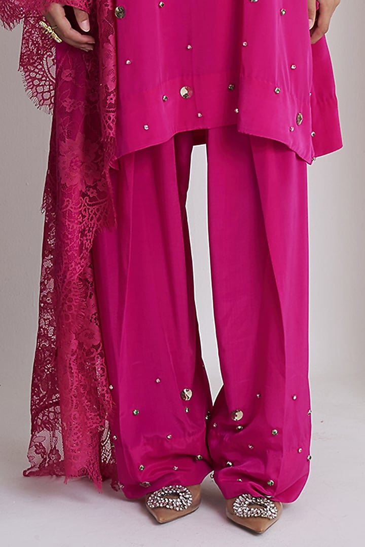 Pink Rasgulla Crepe Crystal Embroidered Kurta Set by Siyona By Ankurita at Pernia's Pop Up Shop