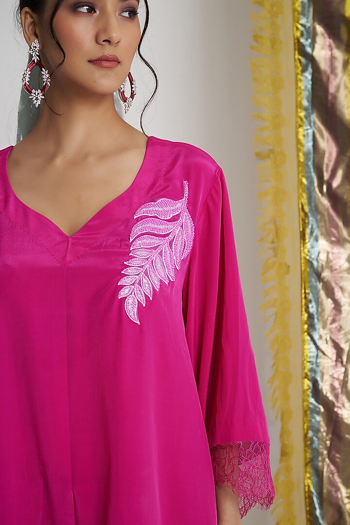Rani Pink Rasgulla Crepe Cutdana Embroidered Kurta Set by Siyona By Ankurita at Pernia's Pop Up Shop
