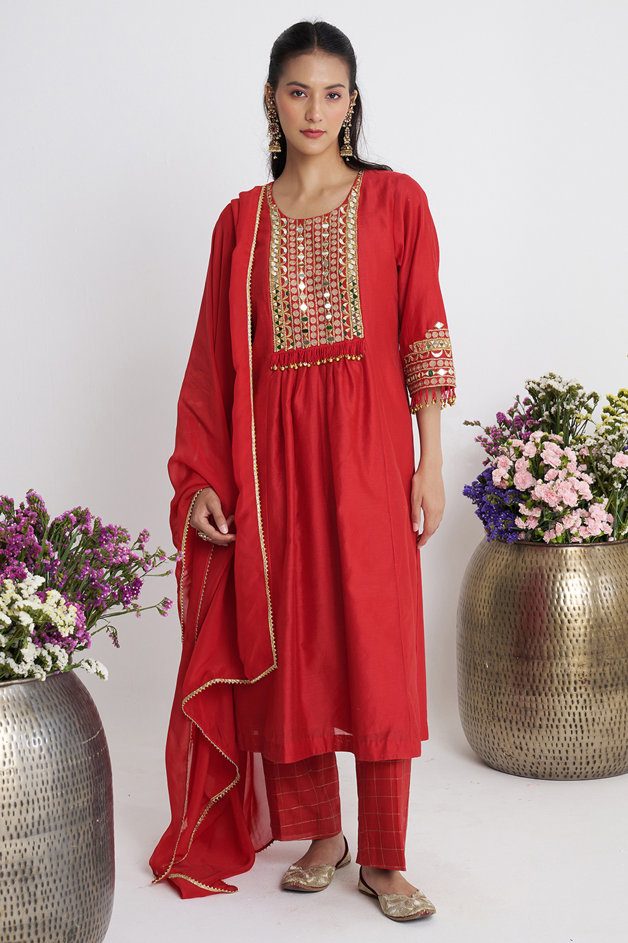 Red Chanderi Resham Thread Work Kurta Set by Siyona By Ankurita at Pernia's Pop Up Shop