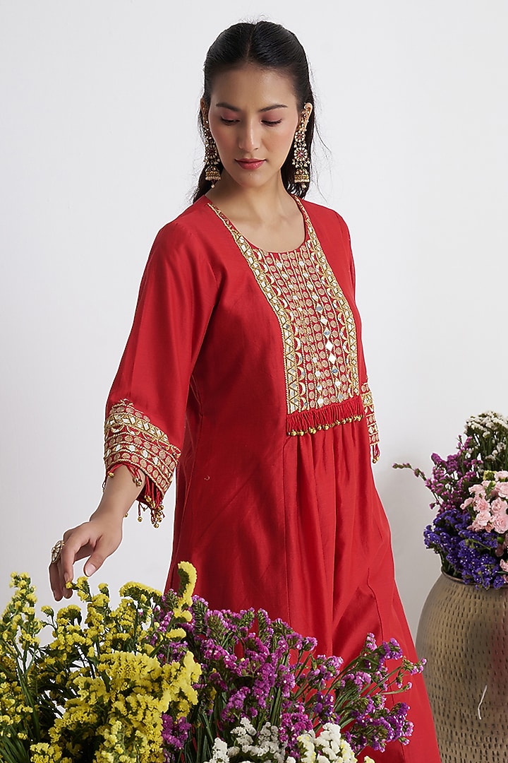 Red Chanderi Resham Thread Work Kurta Set by Siyona By Ankurita at Pernia's Pop Up Shop