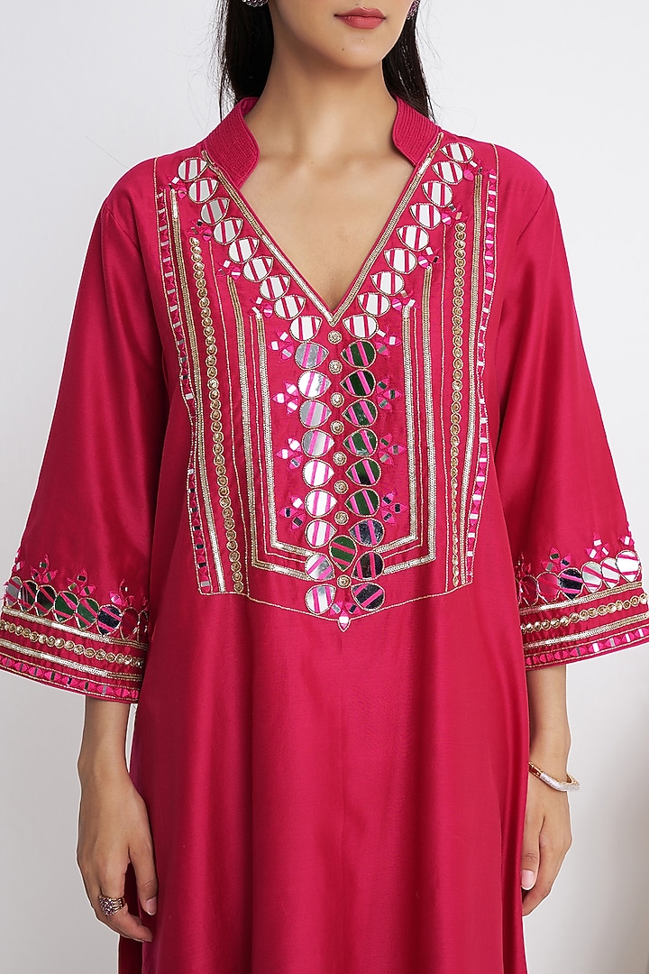 Pink Chanderi Silk Hand Embroidered Kurta Set by Siyona By Ankurita at Pernia's Pop Up Shop