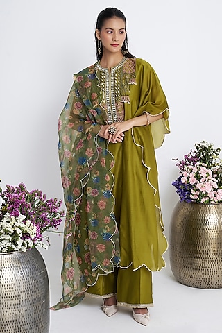 Mehendi Green Chanderi Mirror & Resham Embroidered Kurta Set by Siyona By Ankurita