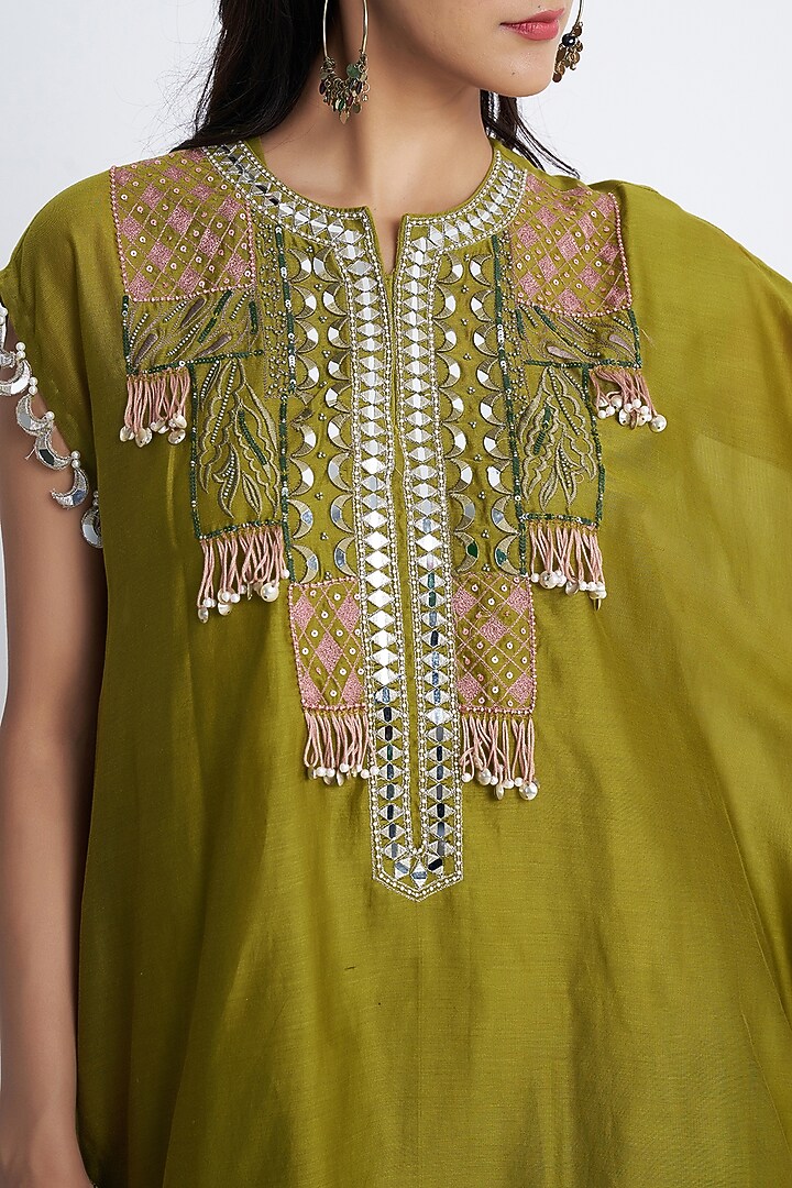 Mehendi Green Chanderi Mirror & Resham Embroidered Kurta Set by Siyona By Ankurita at Pernia's Pop Up Shop