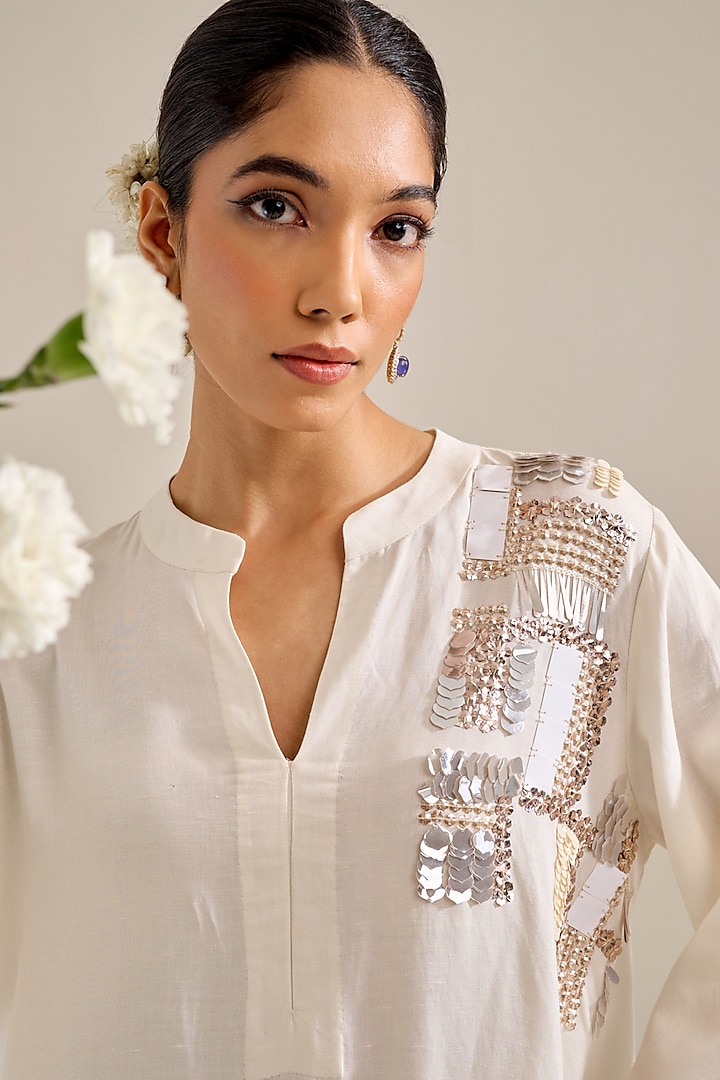 Ivory Linen Motif Hand Embellished Kurta Set by Siyona By Ankurita at Pernia's Pop Up Shop