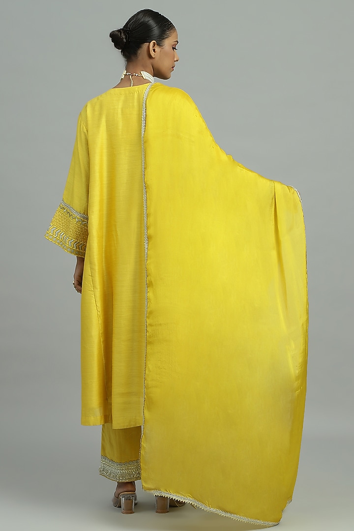 Yellow Pure Chanderi Sequins Embroidered Kurta Set by Siyona By Ankurita at Pernia's Pop Up Shop