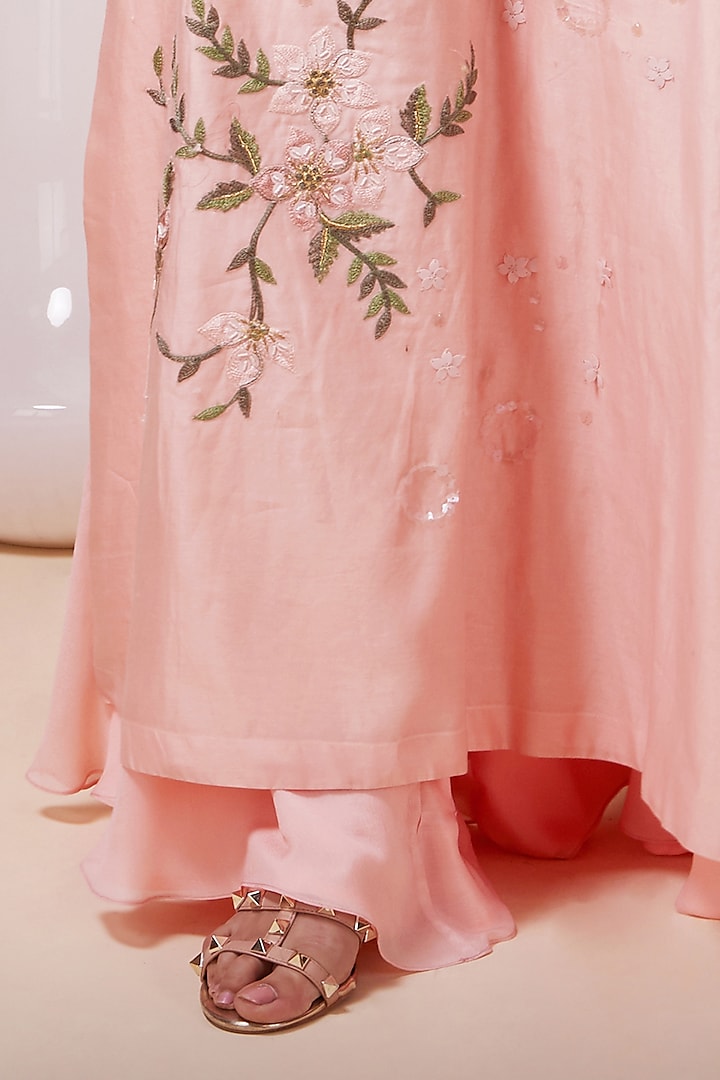 Peach Chanderi Embroidered Kurta Set by Saaj By Ankita at Pernia's Pop Up Shop