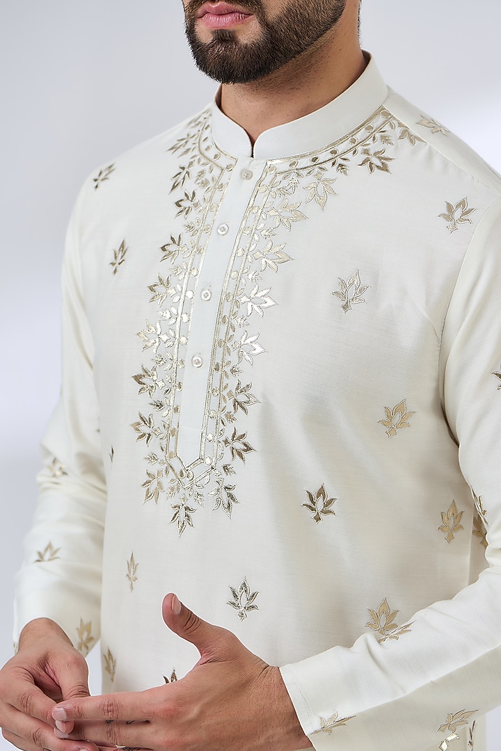 White Cotton Silk Applique Work Kurta Set by SBJ at Pernia's Pop Up Shop