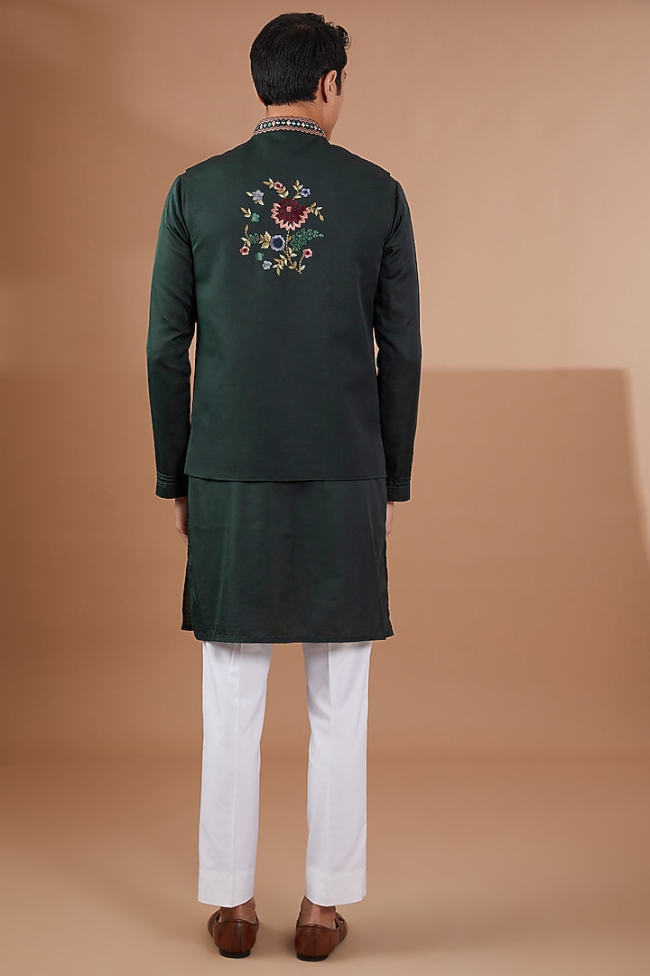 Green Silk Embroidered Bundi Jacket Set by SBJ at Pernia's Pop Up Shop