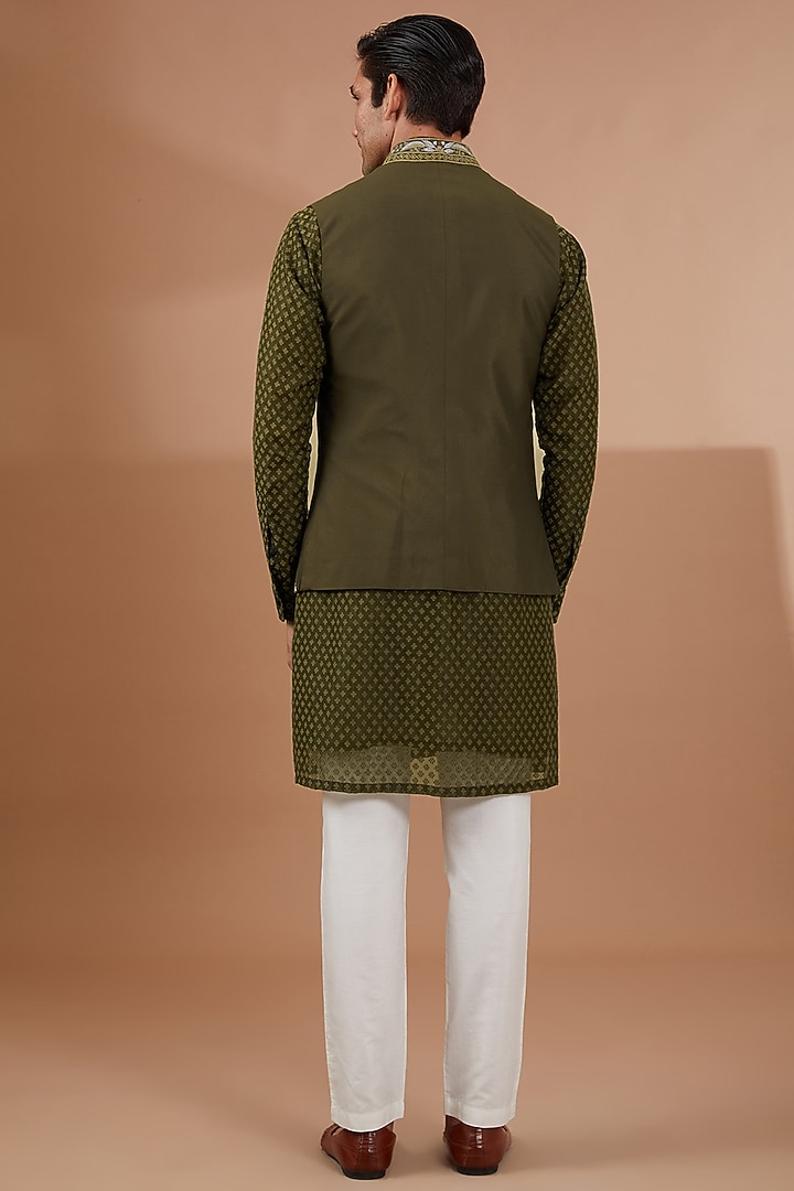 Green Silk Embroidered Bundi Jacket Set by SBJ at Pernia's Pop Up Shop