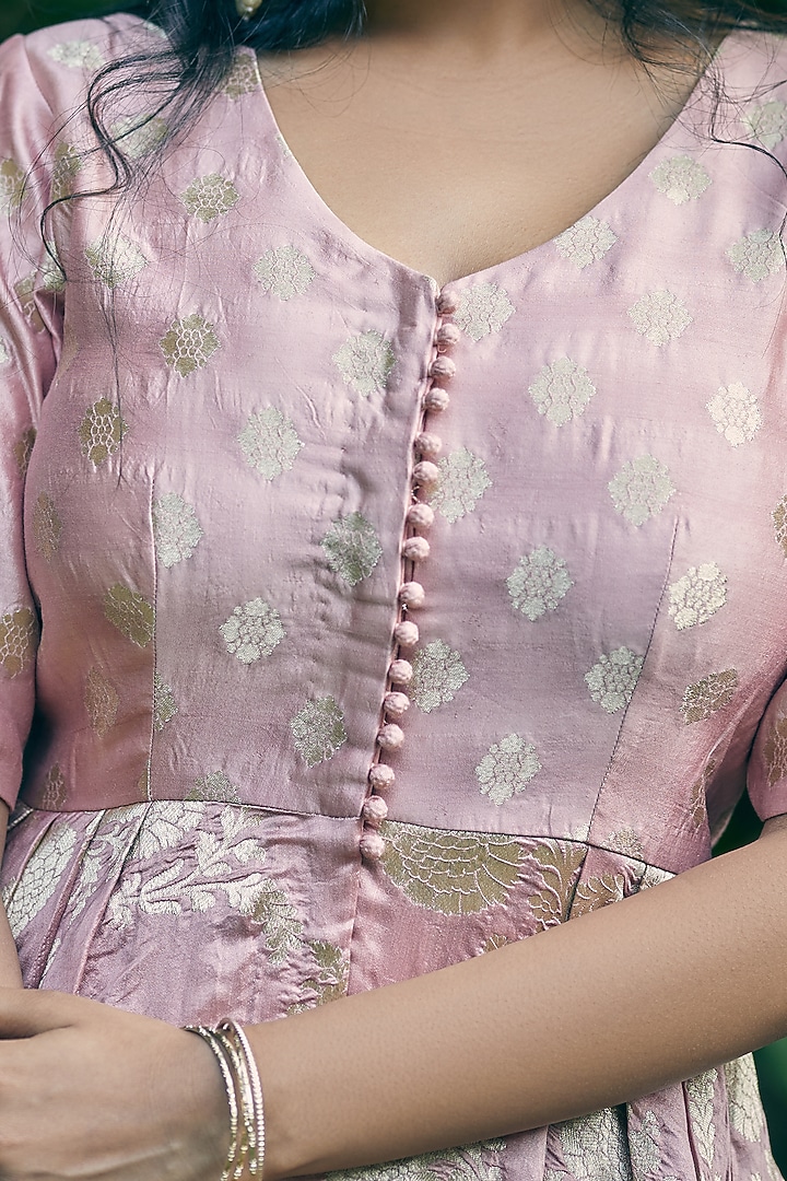 Dusty Pink Asymmetric Kurta Set by Sobariko at Pernia's Pop Up Shop