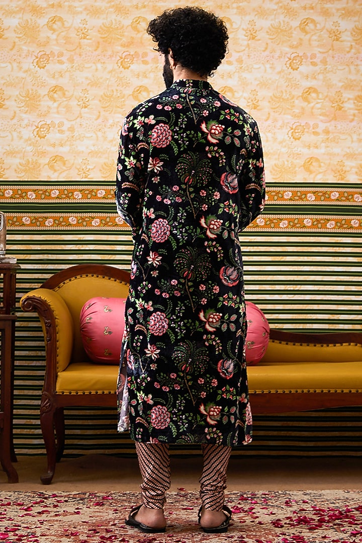 Black Velvet Printed Kurta Set by Soup By Sougat Paul Men at Pernia's Pop Up Shop