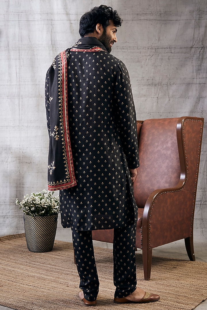 Black Malaysian Silk Printed Kurta Set by Soup by Sougat Paul Men at Pernia's Pop Up Shop