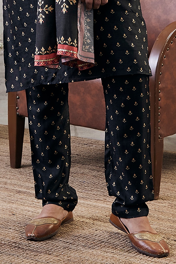 Black Malaysian Silk Printed Kurta Set by Soup by Sougat Paul Men at Pernia's Pop Up Shop