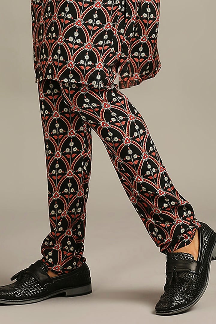 Black Printed Kurta Set by Soup By Sougat Paul Men at Pernia's Pop Up Shop