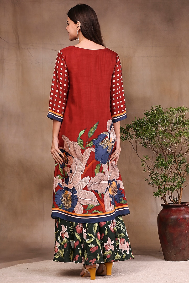 Red Embroidered Kurta Set by Soup by Sougat Paul at Pernia's Pop Up Shop