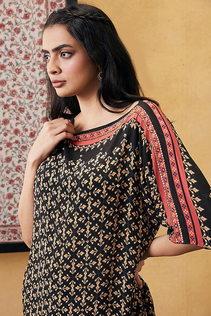 Black Embroidered Co-Ord Set by Soup by Sougat Paul at Pernia's Pop Up Shop