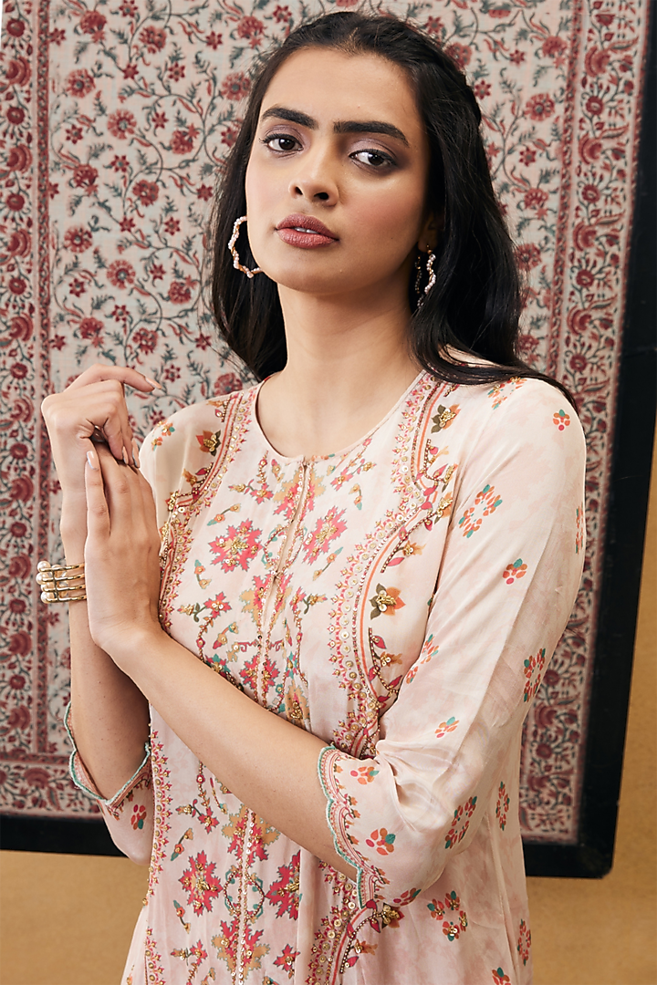 Cream & Pink Crepe Embroidered Kurta Set by Soup by Sougat Paul at Pernia's Pop Up Shop