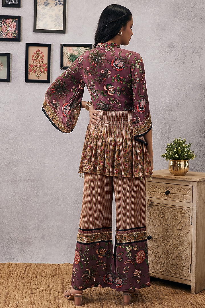 Pink Crepe Embroidered Kurta Set by Soup by Sougat Paul at Pernia's Pop Up Shop