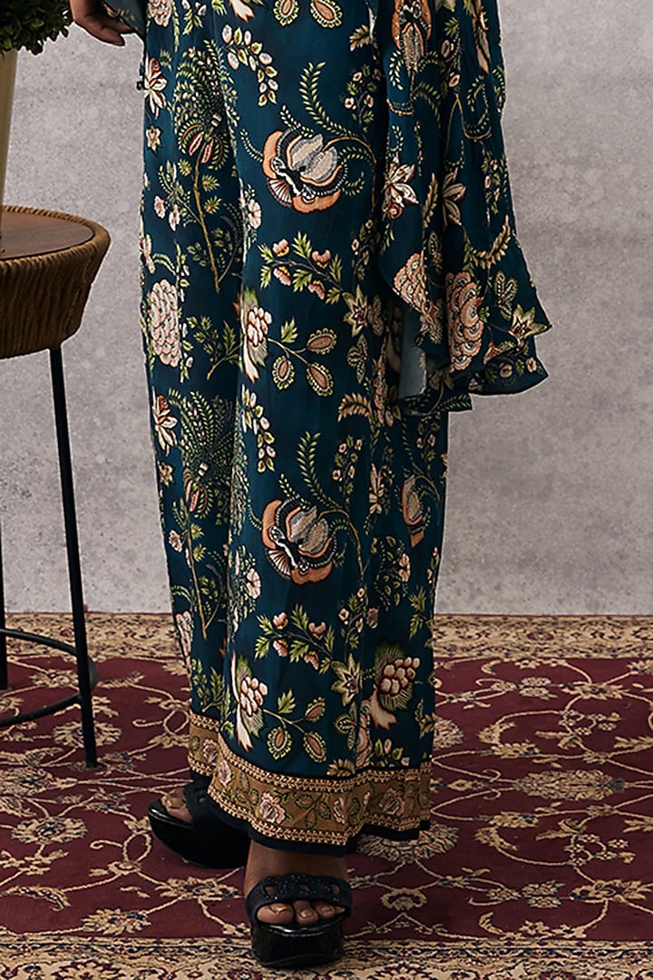 Green Crepe Embroidered Co-Ord Set by Soup by Sougat Paul at Pernia's Pop Up Shop