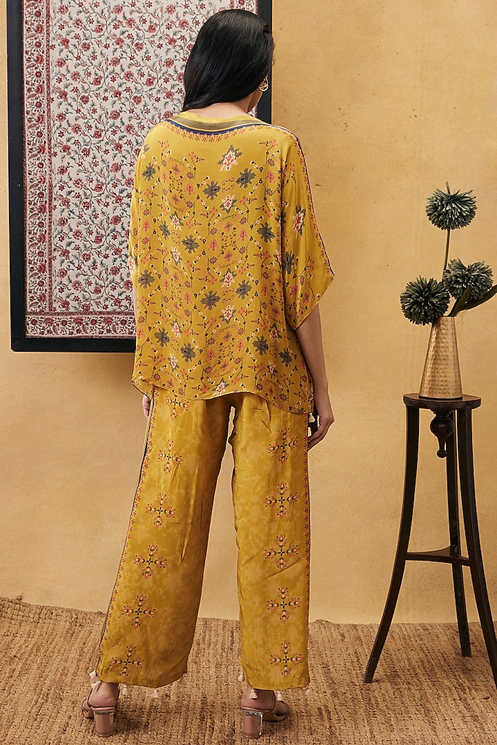 Yellow Crepe Embroidered Co-Ord Set by Soup by Sougat Paul at Pernia's Pop Up Shop