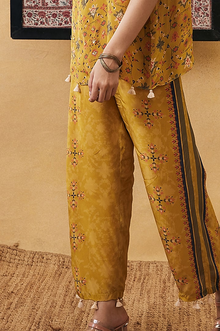 Yellow Crepe Embroidered Co-Ord Set by Soup by Sougat Paul at Pernia's Pop Up Shop
