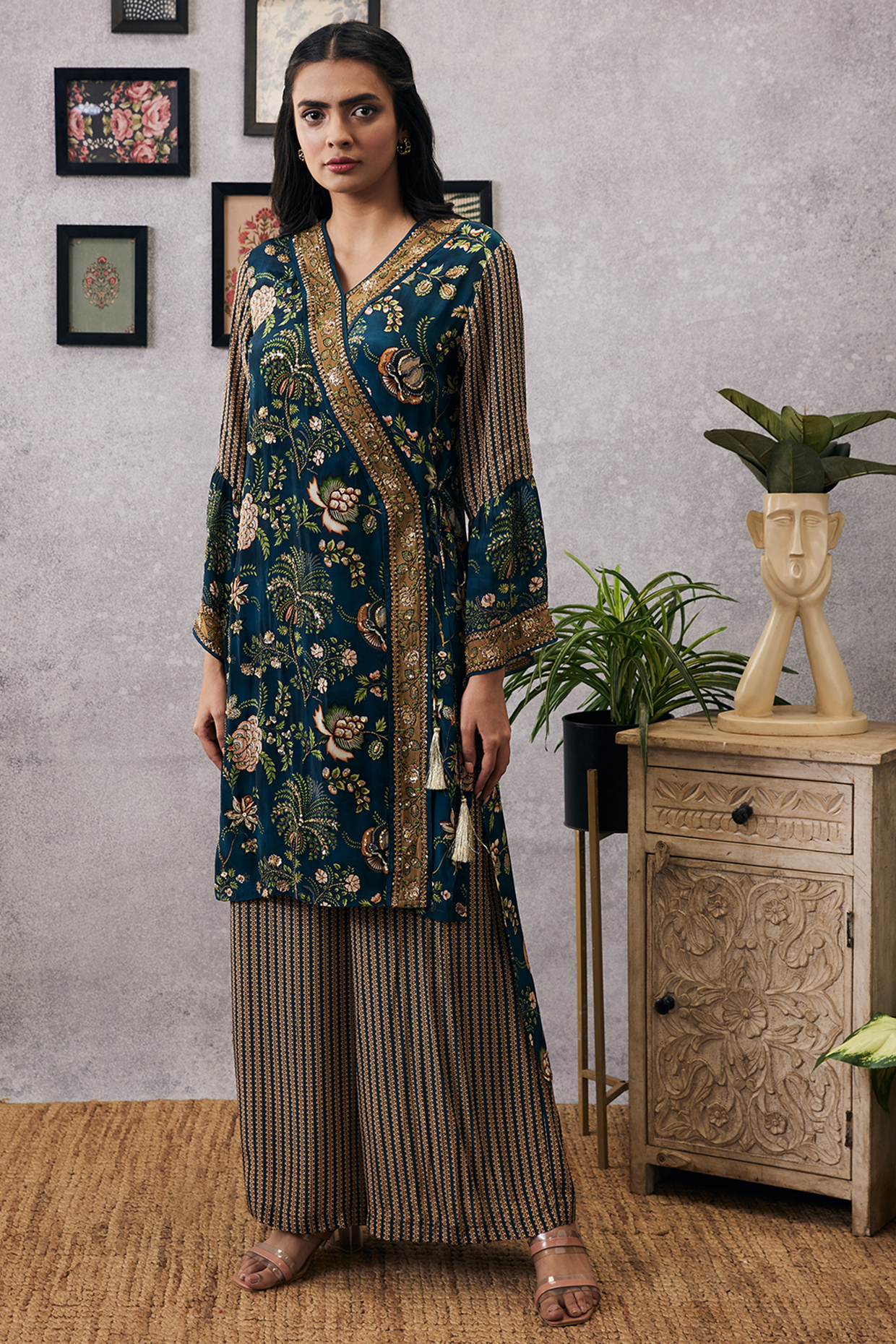 Green Crepe Embroidered Kurta Set by Soup by Sougat Paul at Pernia's Pop Up Shop