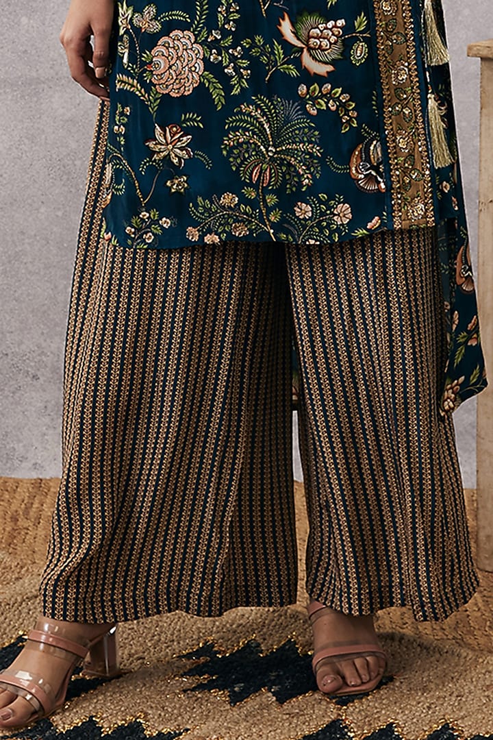 Green Crepe Embroidered Kurta Set by Soup by Sougat Paul at Pernia's Pop Up Shop