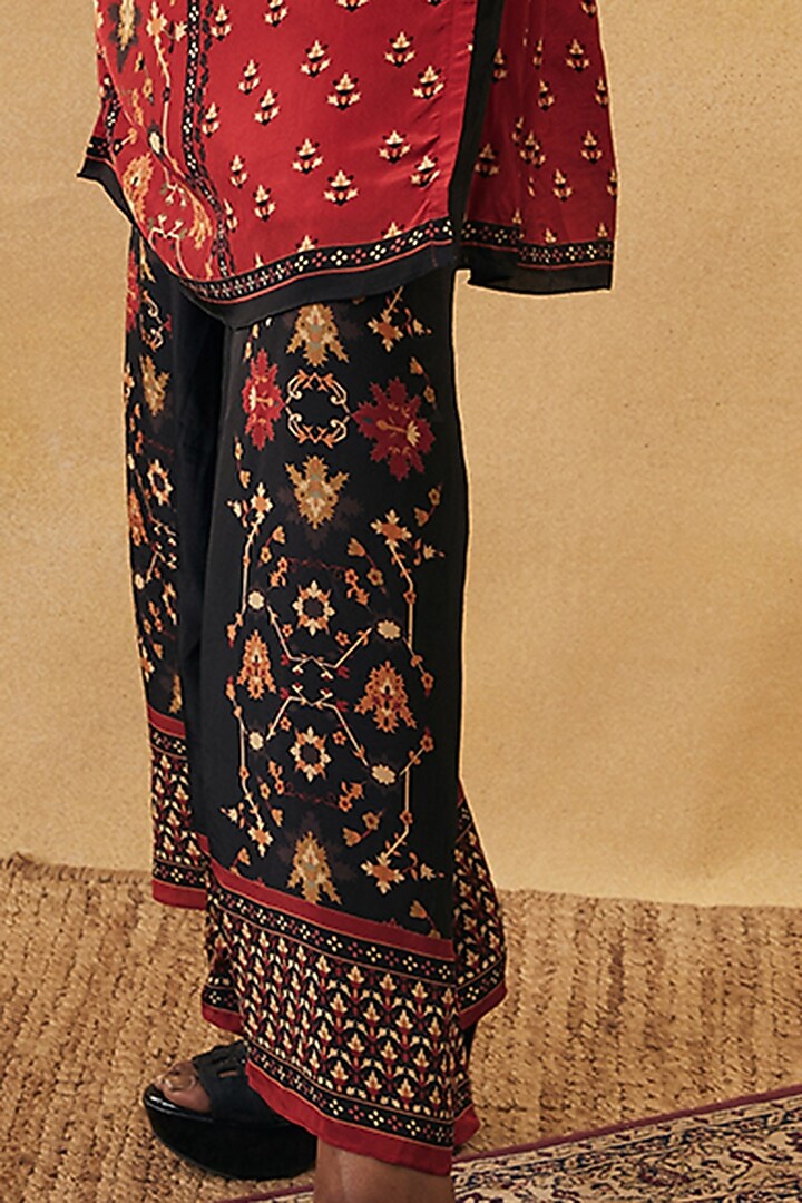 Red & Black Crepe Embroidered Kurta Set by Soup by Sougat Paul at Pernia's Pop Up Shop
