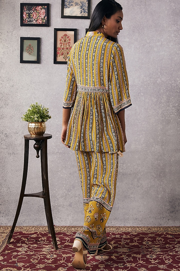 Yellow Crepe Embroidered Kurta Set by Soup by Sougat Paul at Pernia's Pop Up Shop