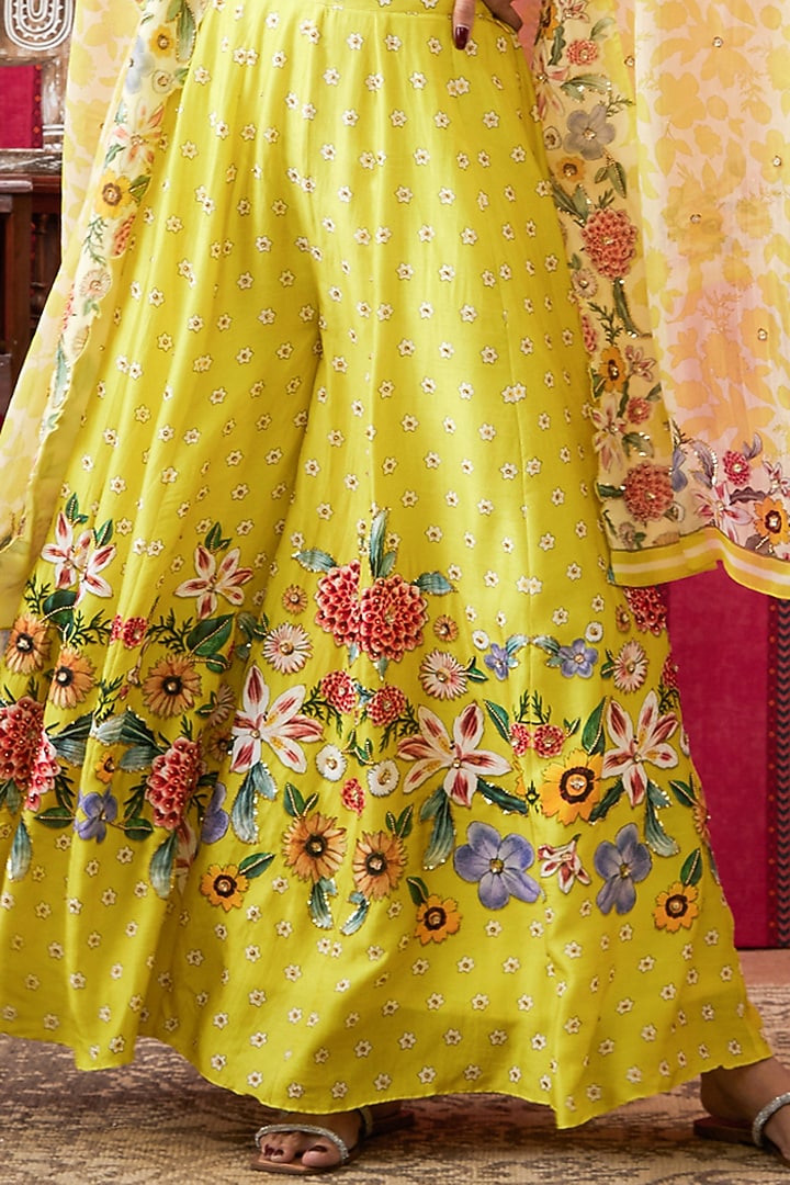 Yellow Chiffon Embroidered Cape Set by Soup by Sougat Paul at Pernia's Pop Up Shop