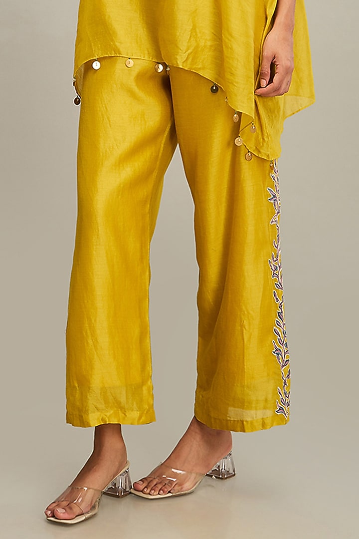 Yellow Chanderi Applique Embellished Kurta Set by Soup by Sougat Paul at Pernia's Pop Up Shop
