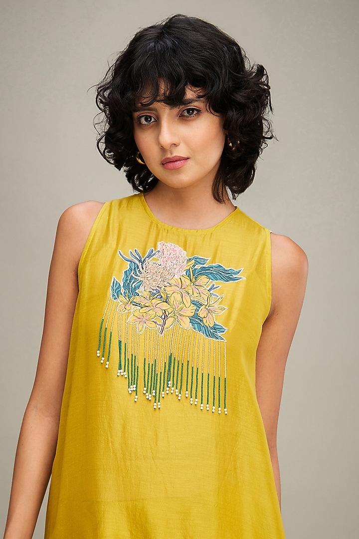 Yellow Chanderi Applique Embellished Kurta Set by Soup by Sougat Paul at Pernia's Pop Up Shop