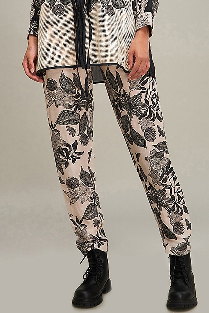 Off-White Linen Printed Co-Ord Set by Soup by Sougat Paul at Pernia's Pop Up Shop