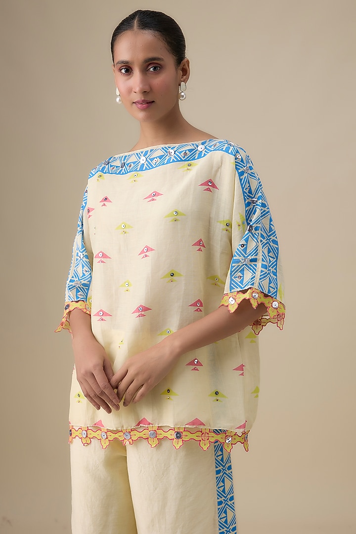 Off-White Linen Digital Printed & Applique Embellished Co-Ord Set by Soup by Sougat Paul at Pernia's Pop Up Shop