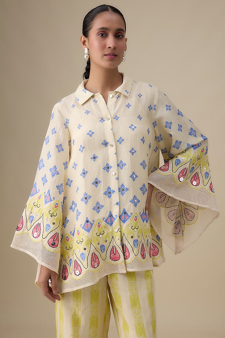 Off-White Linen Digital Printed & Applique Embellished Co-Ord Set by Soup by Sougat Paul at Pernia's Pop Up Shop