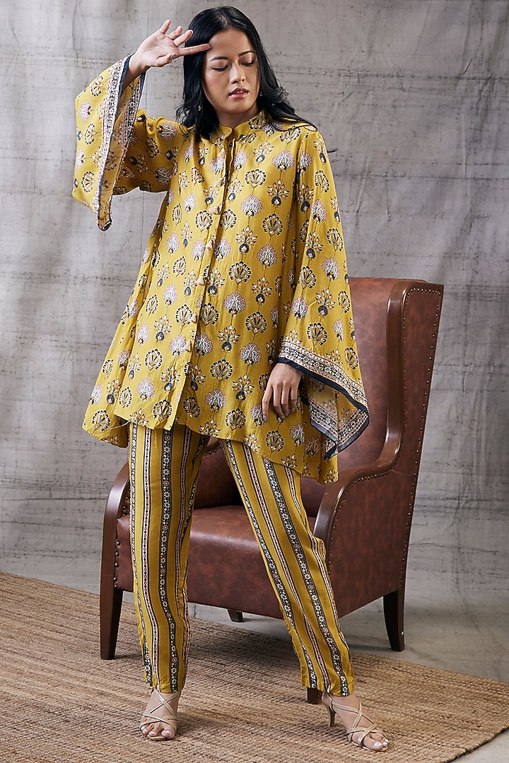 Yellow Cotton Silk Embroidered Co-Ord Set by Soup by Sougat Paul at Pernia's Pop Up Shop