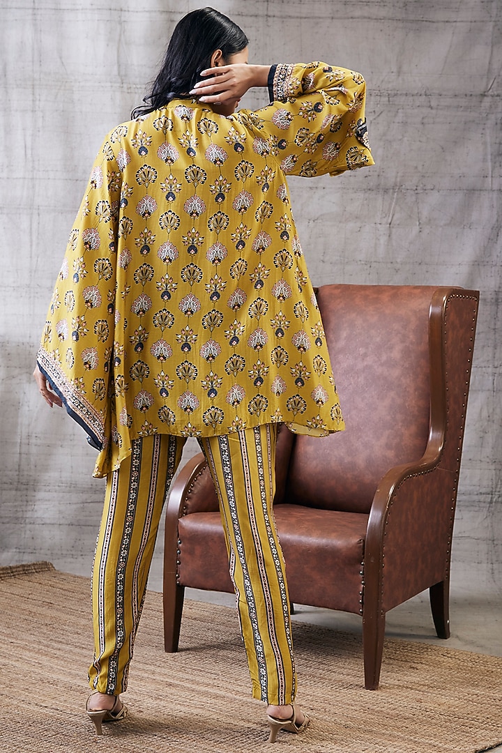 Yellow Cotton Silk Embroidered Co-Ord Set by Soup by Sougat Paul at Pernia's Pop Up Shop
