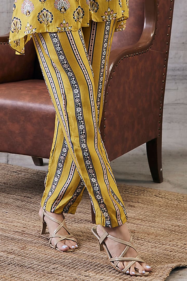Yellow Cotton Silk Embroidered Co-Ord Set by Soup by Sougat Paul at Pernia's Pop Up Shop