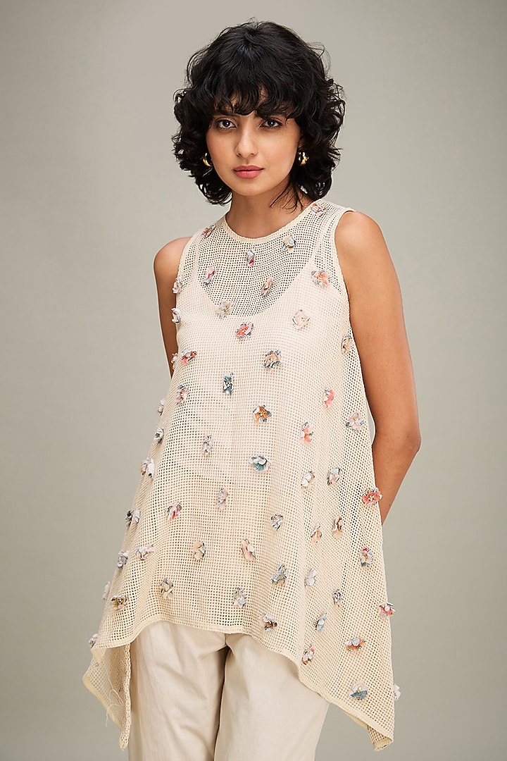 Off-White Muslin Slub Embellished Co-Ord Set by Soup by Sougat Paul at Pernia's Pop Up Shop
