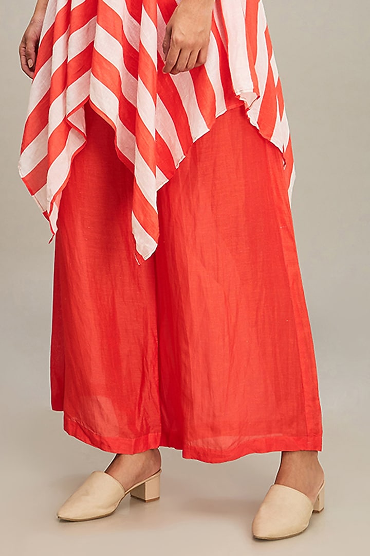 Red Linen Printed Handkerchief Kurta Set by Soup by Sougat Paul at Pernia's Pop Up Shop