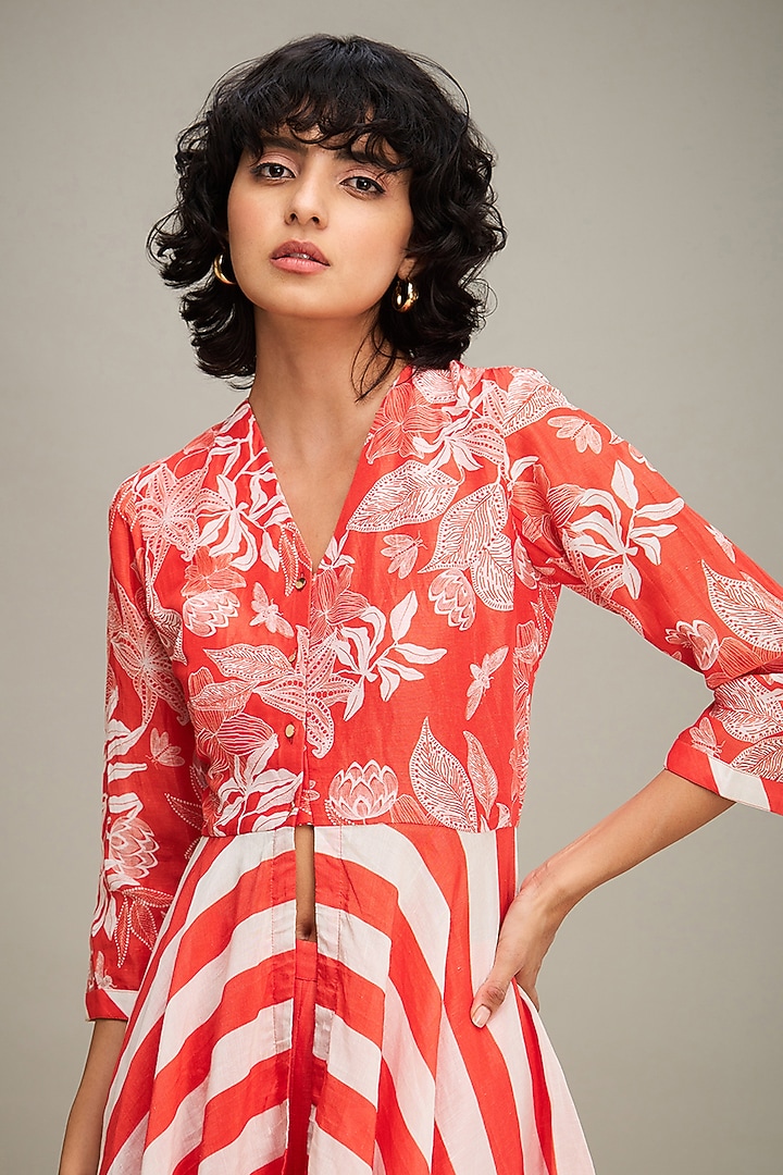 Red Linen Printed Handkerchief Kurta Set by Soup by Sougat Paul at Pernia's Pop Up Shop