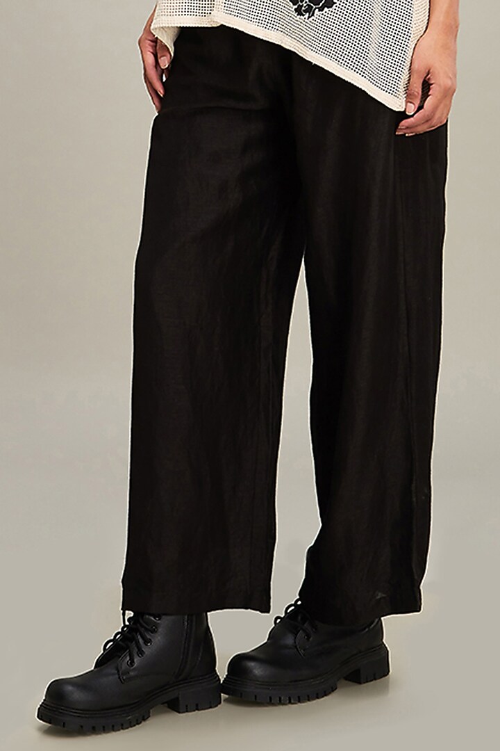 Black Chanderi Applique Embroidered Co-Ord Set by Soup by Sougat Paul at Pernia's Pop Up Shop
