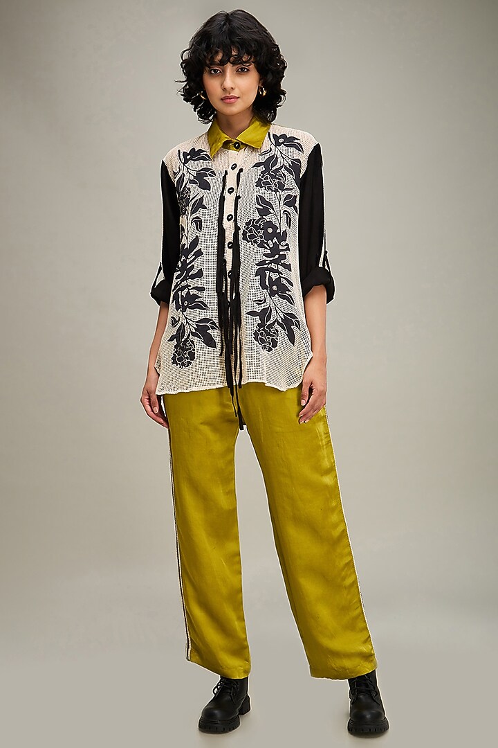 Green Linen Applique Embroidered Co-Ord Set by Soup by Sougat Paul at Pernia's Pop Up Shop