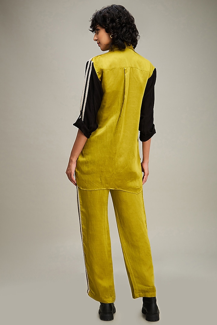 Green Linen Applique Embroidered Co-Ord Set by Soup by Sougat Paul at Pernia's Pop Up Shop