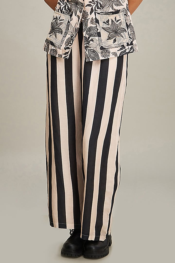 Off-White Linen Slub Printed Co-Ord Set by Soup by Sougat Paul at Pernia's Pop Up Shop