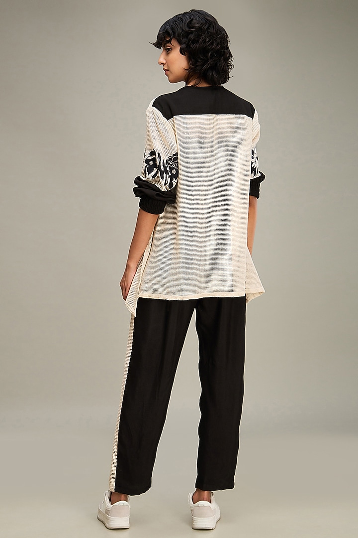 Off-White Handloom Cotton Applique Embroidered Co-Ord Set by Soup by Sougat Paul at Pernia's Pop Up Shop