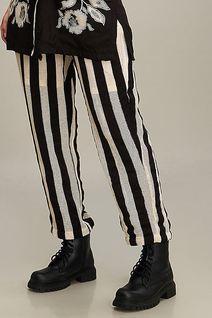 Off-White & Black Handloom Net Applique Embroidered Co-Ord Set by Soup by Sougat Paul at Pernia's Pop Up Shop