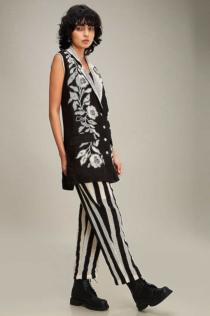 Off-White & Black Handloom Net Applique Embroidered Co-Ord Set by Soup by Sougat Paul at Pernia's Pop Up Shop
